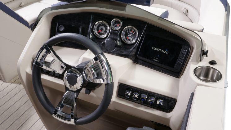 2021 Legend Q-Series Lounge Plus